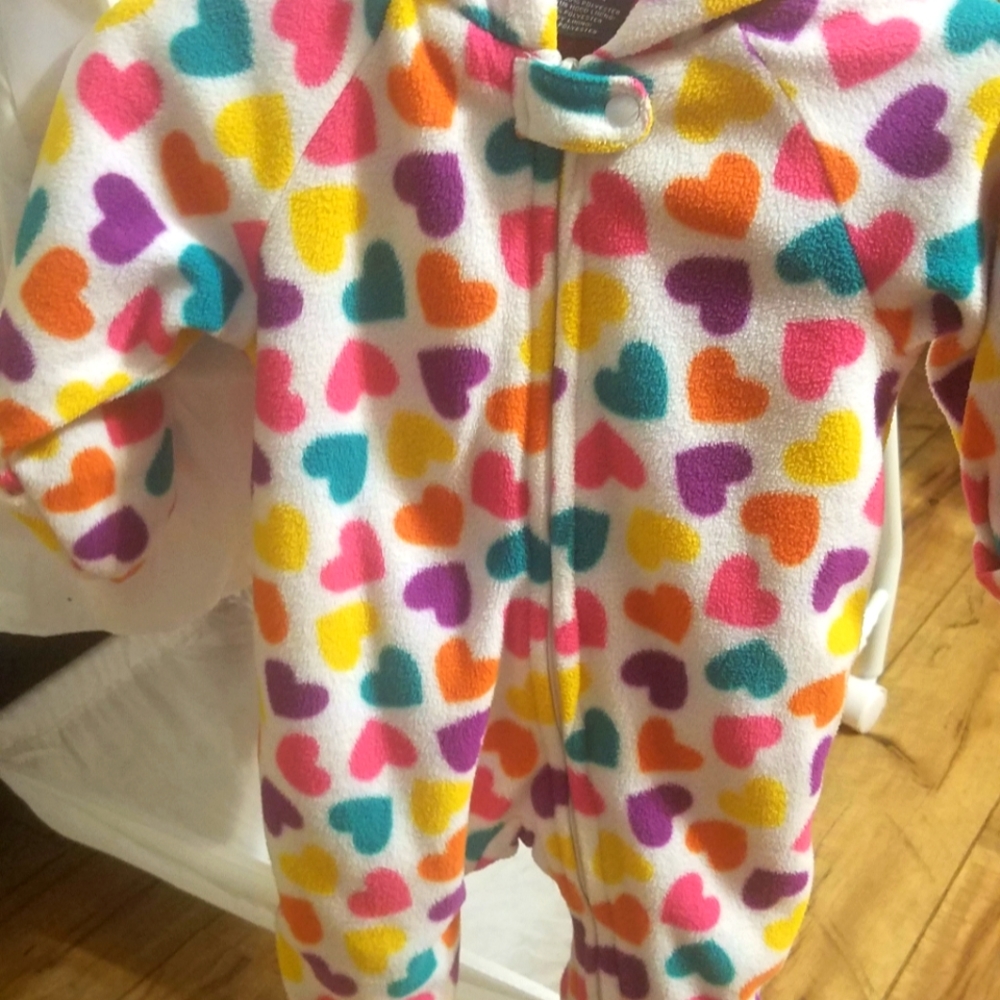 Faded Glory baby girl 0-3M Hooded and Footed Sleeper. Fleece lined.